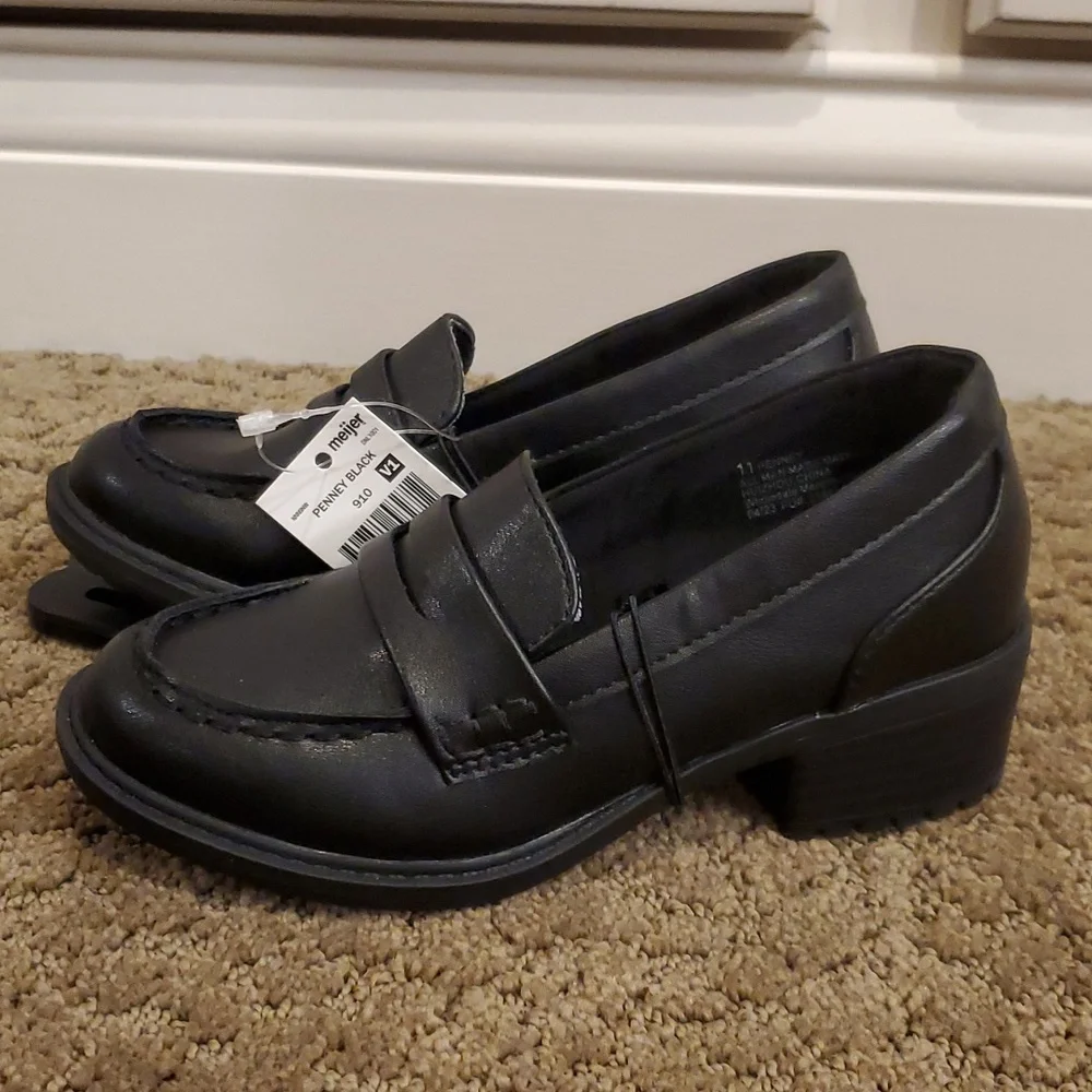 Girls Falls Creek PENNEY Black Heeled Loafers Dress Shoes Size 11 13 1  NWT